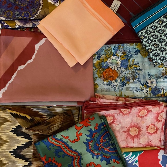 Lot of 29 long vintage scarves - Picture 2 of 7